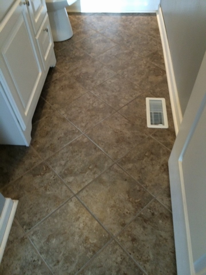 ceramic tile bathroom floor